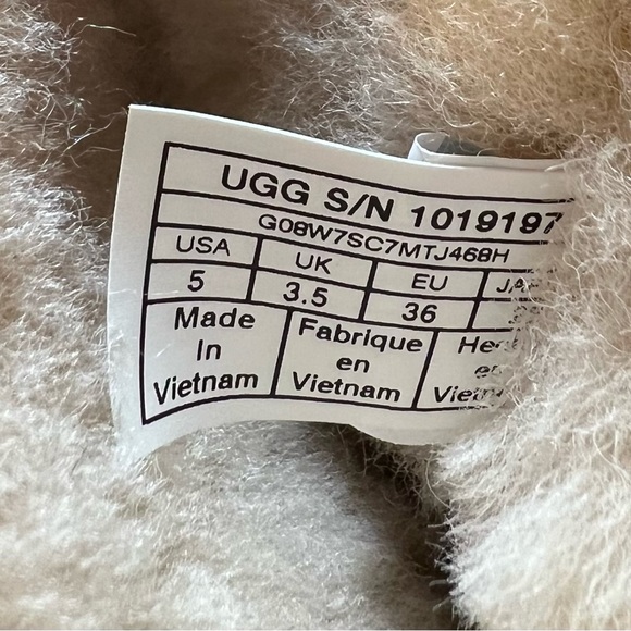 UGG Dae Sunshine Perf Boots Tropical Peach, Size 5, New Without Tags - Picture 6 of 6